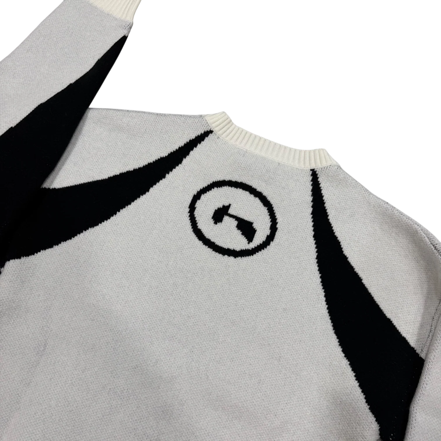 TECH KNIT (WHITE/BLACK) - Image 4
