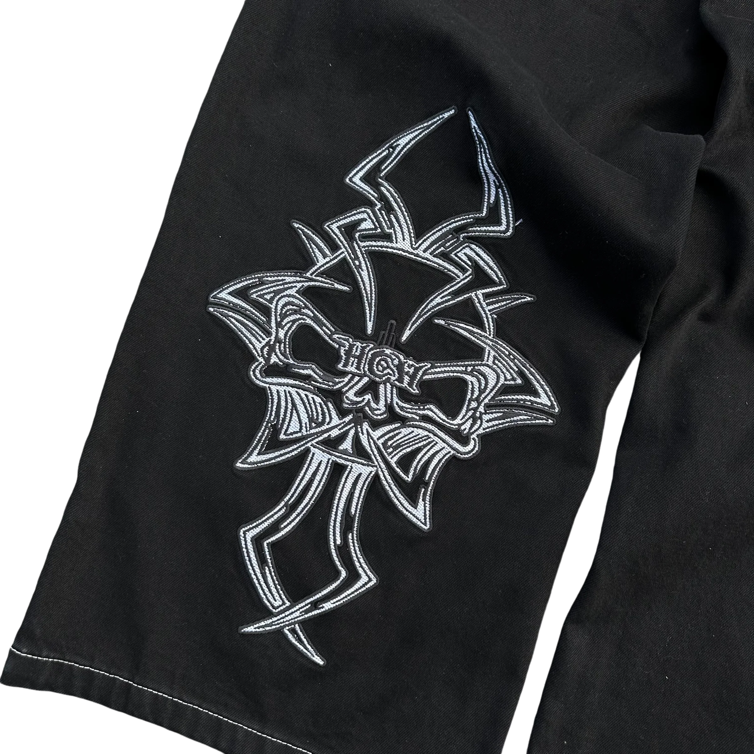 V2 SKULL JEANS (BLACK/WHITE) - Image 3